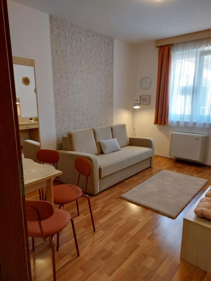 Myrelax Apartment - Hajdúszoboszló Exterior foto