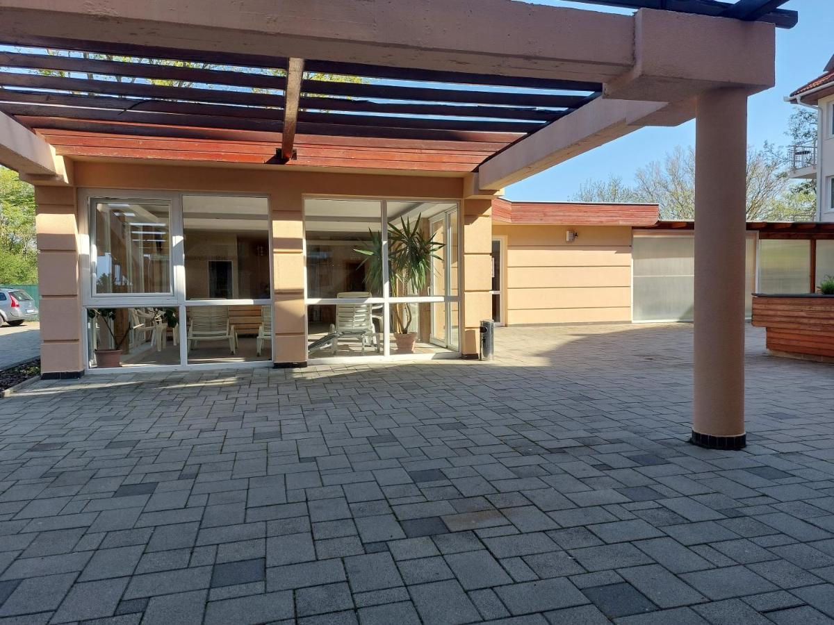 Myrelax Apartment - Hajdúszoboszló Exterior foto